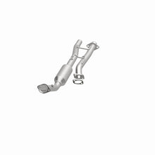 Load image into Gallery viewer, MagnaFlow Direct Fit Catalytic Converter 1997-2000 Ford Explorer 4.0