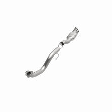 Load image into Gallery viewer, MagnaFlow Direct Fit Catalytic Converter 03-07 GM 2500/3500 Passenger Side