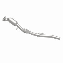 Load image into Gallery viewer, MagnaFlow Direct Fit Catalytic Converter 11-15 Volkswagen Touareg V6 3.6 OEM Underbody