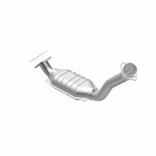 Load image into Gallery viewer, MagnaFlow Direct Fit Catalytic Converter 97-01 Explorer-Mountaineer