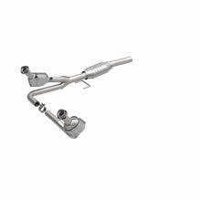 Load image into Gallery viewer, MagnaFlow Direct Fit Catalytic Converter 00-03 Dodge Dakota 3.9L