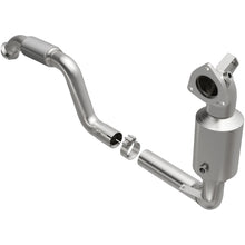 Load image into Gallery viewer, MagnaFlow Direct Fit Catalytic Converter 2014-2017 CLA250 L4 2 OEM Underbody