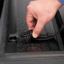 Load image into Gallery viewer, UnderCover 07-20 Toyota Tundra 5.5ft Flex Bed Cover FX41008