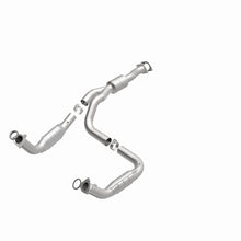 Load image into Gallery viewer, MagnaFlow Direct Fit Catalytic Converter 2011-2012 EXPRESS 2500 6.0L 6.0L Underbody