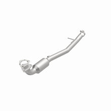 Load image into Gallery viewer, MagnaFlow Direct Fit Catalytic Converter 07-09 Range Rover v8 4.2/4.4L OEM Underbody