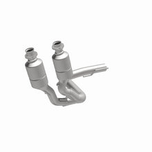 Load image into Gallery viewer, MagnaFlow Direct Fit Catalytic Converter 99-04 Jeep Grand Cherokee 4.0L Front