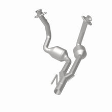 Load image into Gallery viewer, MagnaFlow Direct Fit Catalytic Converter 04 Jeep Grand Cherokee 4.7L