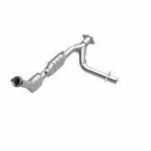 Load image into Gallery viewer, MagnaFlow Direct Fit Catalytic Converter 03-04 Exped 4.6L Passenger Side OEM
