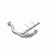 Load image into Gallery viewer, MagnaFlow Direct Fit Catalytic Converter 2007-2008 Ford Expedition/Navigator V8-5.4L