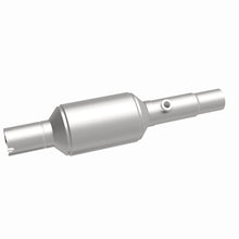 Load image into Gallery viewer, MagnaFlow Direct Fit Catalytic Converter 96-98 Jeep Grand Cherokee Underbody