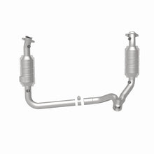 Load image into Gallery viewer, MagnaFlow Direct Fit Catalytic Converter RAM Pickup 2006 8 5.7L