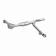 Load image into Gallery viewer, MagnaFlow Direct Fit Catalytic Converter 99-00 F-150 4.2L V6 2WD P/