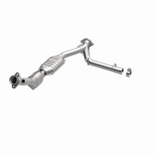 Load image into Gallery viewer, MagnaFlow Direct Fit Catalytic Converter 03 Lincoln Navigator 5.4L