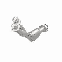 Load image into Gallery viewer, MagnaFlow Direct Fit Catalytic Converter 01-04 Toyota Tacoma Front 2.7L