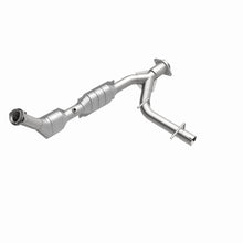 Load image into Gallery viewer, MagnaFlow Direct Fit Catalytic Converter 03-04 Exped 4.6L Passenger Side OEM
