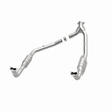 Load image into Gallery viewer, MagnaFlow Direct Fit Catalytic Converter 94-95 Disc./Defender 3.9L