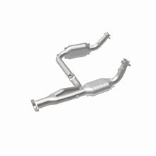Load image into Gallery viewer, MagnaFlow Direct Fit Catalytic Converter 00-01Tahoe/Yukon V8 5.7L