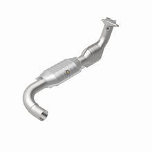 Load image into Gallery viewer, MagnaFlow Direct Fit Catalytic Converter 99-00 Ford Exped 4.6L