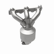 Load image into Gallery viewer, MagnaFlow Direct Fit Catalytic Converter 01-04 Hyundai Santa Fe 2.7L