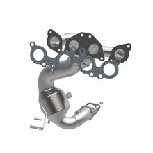 Load image into Gallery viewer, MagnaFlow Direct Fit Catalytic Converter 05-11 Volvo XC90 4.4L Rear