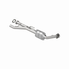 Load image into Gallery viewer, MagnaFlow Direct Fit Catalytic Converter 97-01 Explorer-Mountaineer