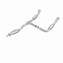 Load image into Gallery viewer, MagnaFlow Direct Fit Catalytic Converter 04 Lincoln Aviator 4.6L