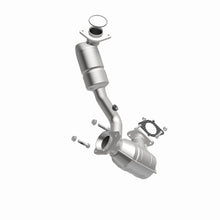 Load image into Gallery viewer, MagnaFlow Direct Fit Catalytic Converter 00-03 Ford Taurus 3.0 Front