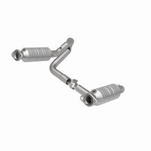 Load image into Gallery viewer, MagnaFlow Direct Fit Catalytic Converter Raider 2006 8 4.7L