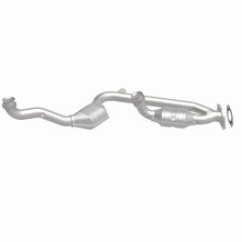 Load image into Gallery viewer, MagnaFlow Direct Fit Catalytic Converter 99-01 Continental 4.6L 50S