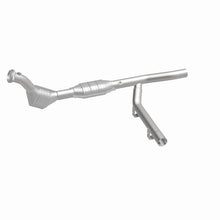 Load image into Gallery viewer, MagnaFlow Direct Fit Catalytic Converter 97-98 Ford Expedition 4.6