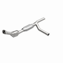 Load image into Gallery viewer, MagnaFlow Direct Fit Catalytic Converter 97-99 E-150/250 4.6L P/S