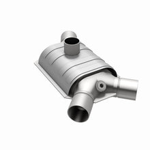 Load image into Gallery viewer, MagnaFlow Universal Catalytic Converter 2 Subaru