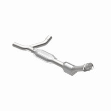 Load image into Gallery viewer, MagnaFlow Direct Fit Catalytic Converter 00-03 Ford Van 4.2L OEM