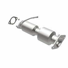 Load image into Gallery viewer, MagnaFlow Direct Fit Catalytic Converter 13-15 Hyundai Veloster 1.6L Underbody