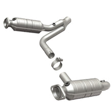 Load image into Gallery viewer, MagnaFlow Direct Fit Catalytic Converter Raider 2006 8 4.7L