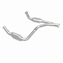 Load image into Gallery viewer, MagnaFlow Direct Fit Catalytic Converter 00-01Tahoe/Yukon V8 5.7L