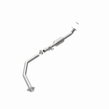 Load image into Gallery viewer, MagnaFlow Direct Fit Catalytic Converter OEM 2001-2004 Toyota Sequoia Underbody
