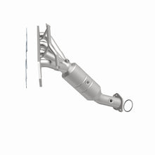 Load image into Gallery viewer, MagnaFlow Direct Fit Catalytic Converter 2006 Ford Fusion/Mercury Milan 2.3L