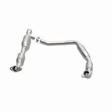 Load image into Gallery viewer, MagnaFlow Direct Fit Catalytic Converter Ford E350 Van 06 5.4L OEM