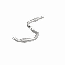 Load image into Gallery viewer, MagnaFlow Direct Fit Catalytic Converter 07-08 Express 2500 4.8L Driver Side