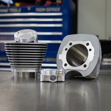 Load image into Gallery viewer, S&amp;S Cycle 07-17 BT Models 110in Sidewinder Big Bore Kit - Silver