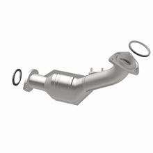 Load image into Gallery viewer, MagnaFlow Direct Fit Catalytic Converter Front 00-04 Toyota Tacoma 3.4L 4WD / 00-04 Tundra 3.4L