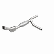 Load image into Gallery viewer, MagnaFlow Direct Fit Catalytic Converter 97-99 E-150/250 4.6L P/S