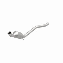 Load image into Gallery viewer, MagnaFlow Direct Fit Catalytic Converter 2006-2011 R350 3.5 L Underbody
