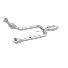 Load image into Gallery viewer, MagnaFlow Direct Fit Catalytic Converter Thunderbird-Cougar 95-96
