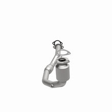 Load image into Gallery viewer, MagnaFlow Direct Fit Catalytic Converter 02-03 Saturn Vue 3.0L Front