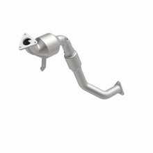 Load image into Gallery viewer, MagnaFlow Direct Fit Catalytic Converter 07 VW Touareg 3.6L Rear close