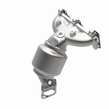 Load image into Gallery viewer, MagnaFlow Direct Fit Catalytic Converter 07-09 Hyundai Santa Fe 2.7L