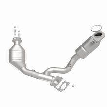 Load image into Gallery viewer, MagnaFlow Direct Fit Catalytic Converter 00-03 Ford Taurus 3.0 Front