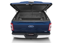 Load image into Gallery viewer, UnderCover 2021 Ford F-150 Crew Cab 5.5ft Elite LX Bed Cover - Oxford White